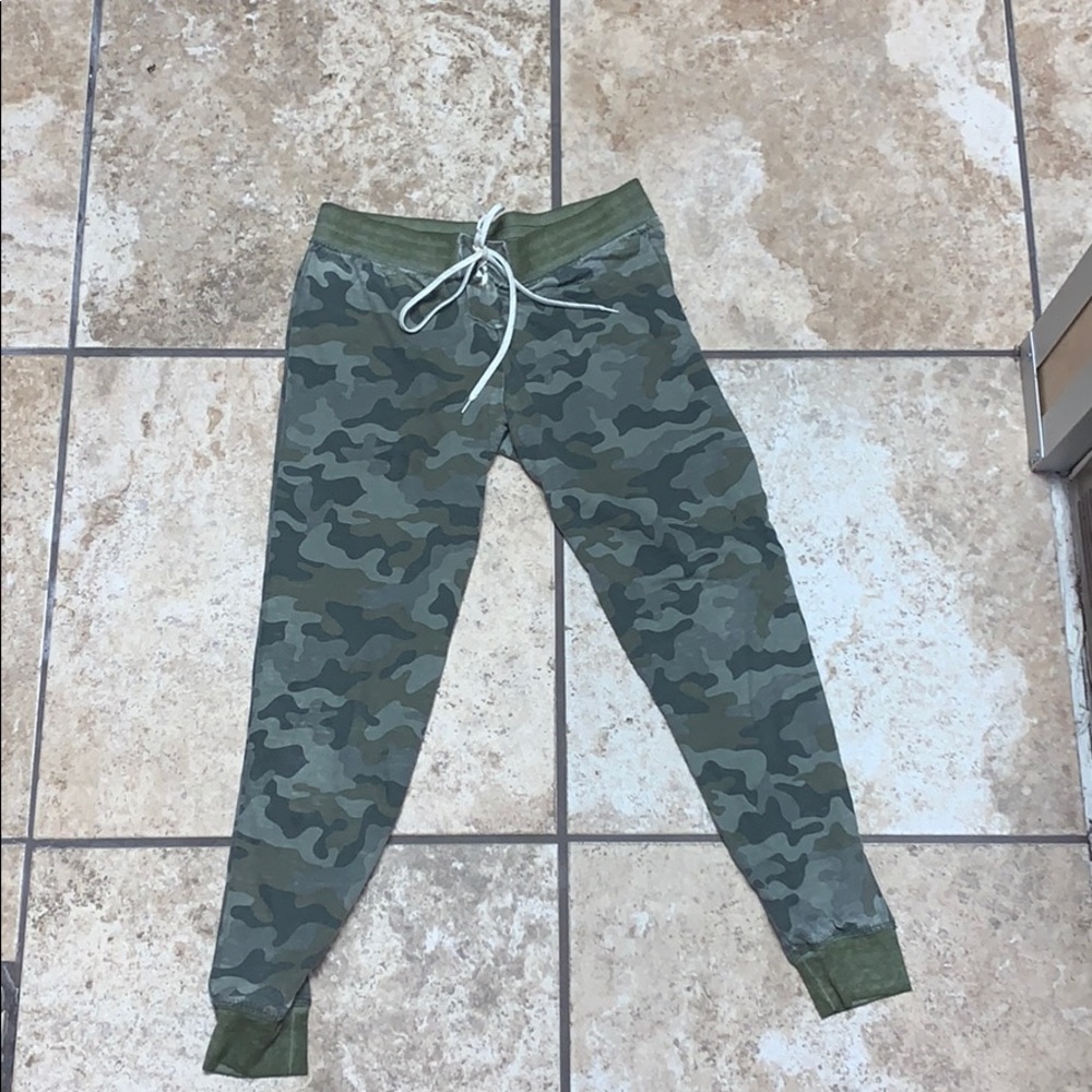 💚Aerie Camo Soft Jogger💚